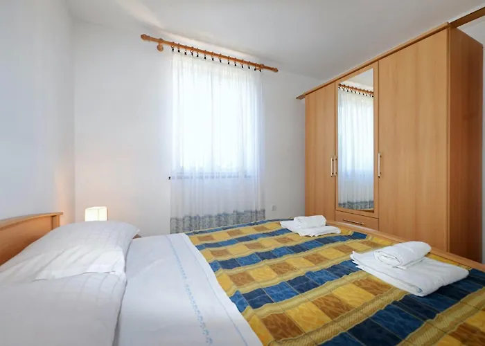 Krebel In - Istrien בית הארחה פורץ